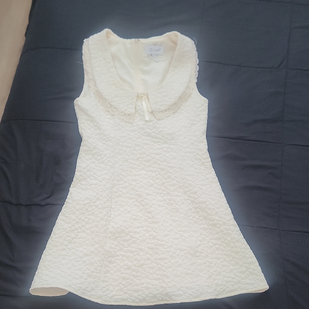 Elegant Cream Sleeveless Dress